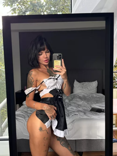 Did u ever had a naughty maid? by smokeabishh