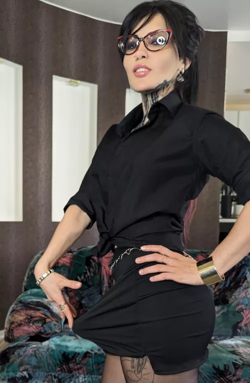 Guess how many inches is it and I’ll let you lick it by Vampandbeauty