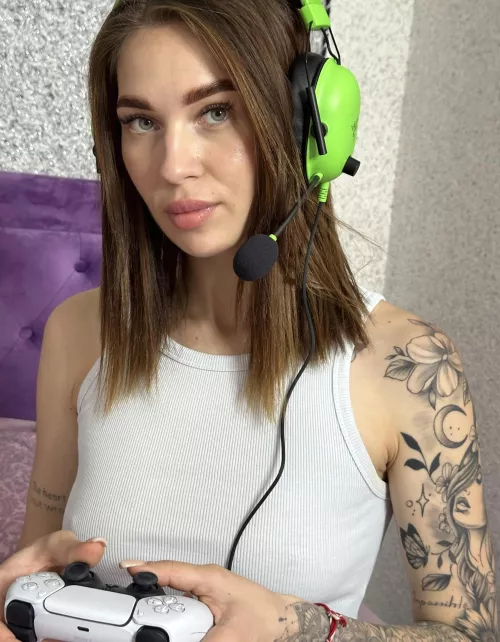 I play to WIN! by apple_only_