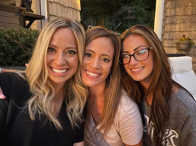 Mother daughters by fungi1245