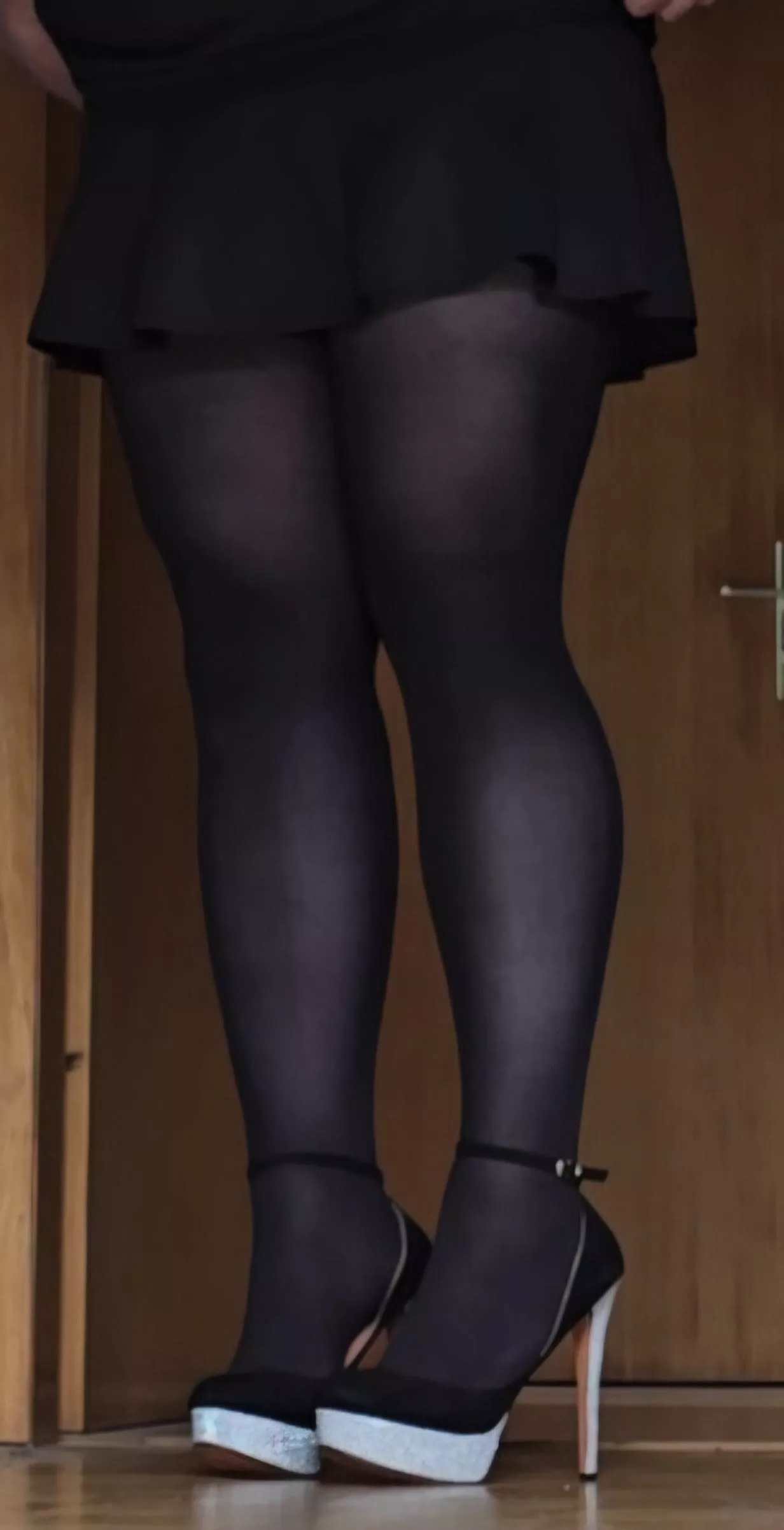 My new favourite pair posted by Phooeenniixx