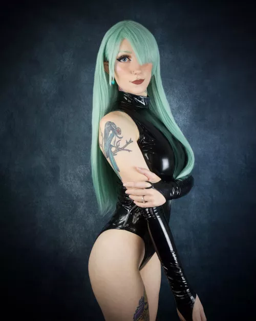 The hardest part about taking photos of shiny cosplays is when the light bounces off the costume haha by Death_Pixie_