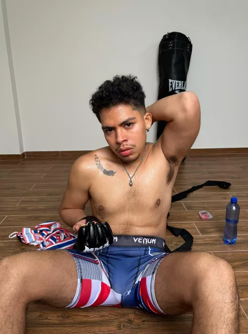 Yo wanna get knocked up by a badass Latino boxer like me? 🔥💪🏽 Don't front, you know I'm the G.O.A.T. in the ring and in bed by gregorboxerthick