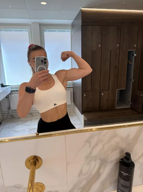 Ever wondered what it's like to meet your dream girl?
 by Pure-Rent4314