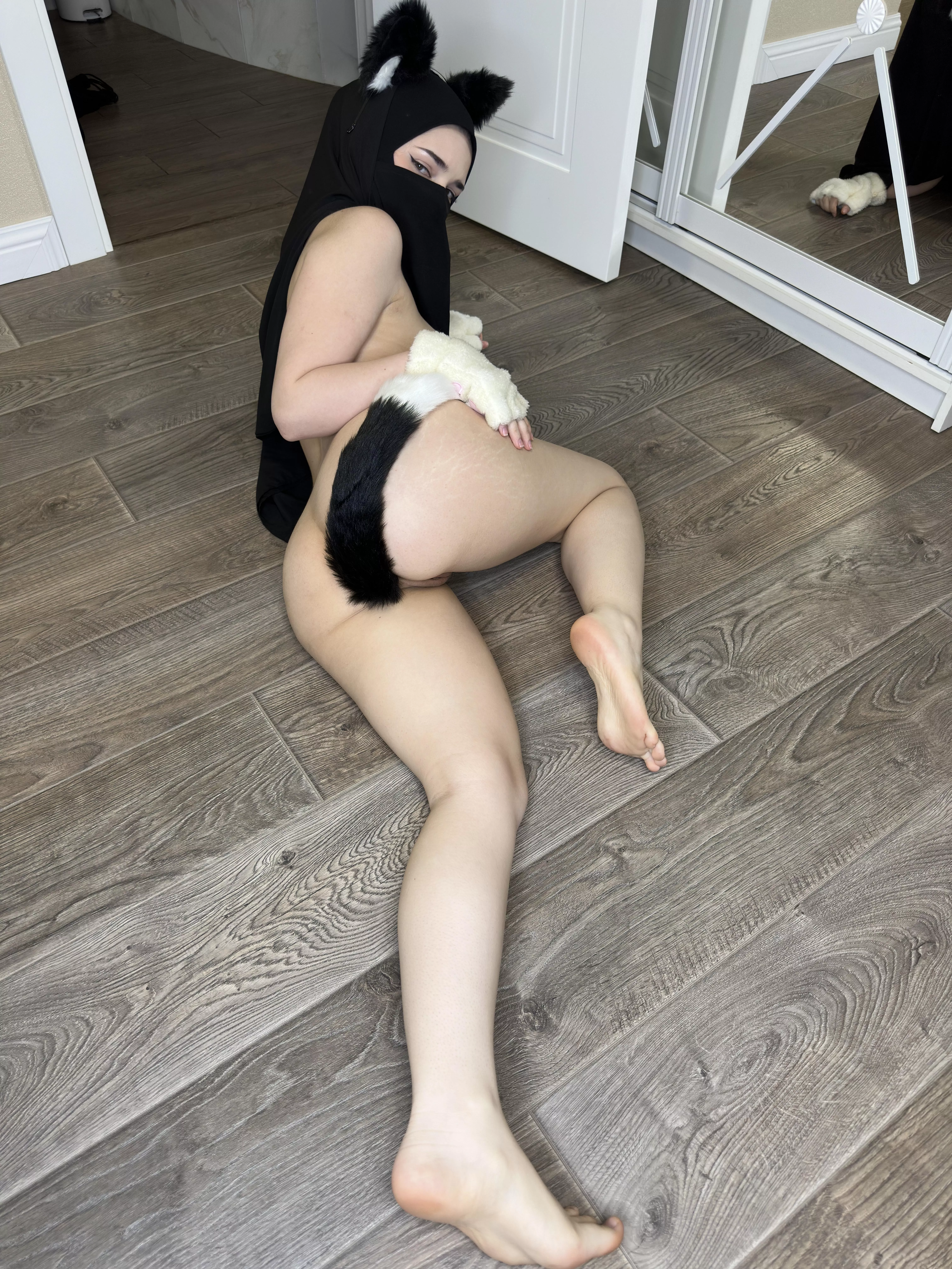 Gotta love a nice tail plug posted by Lara_xoe