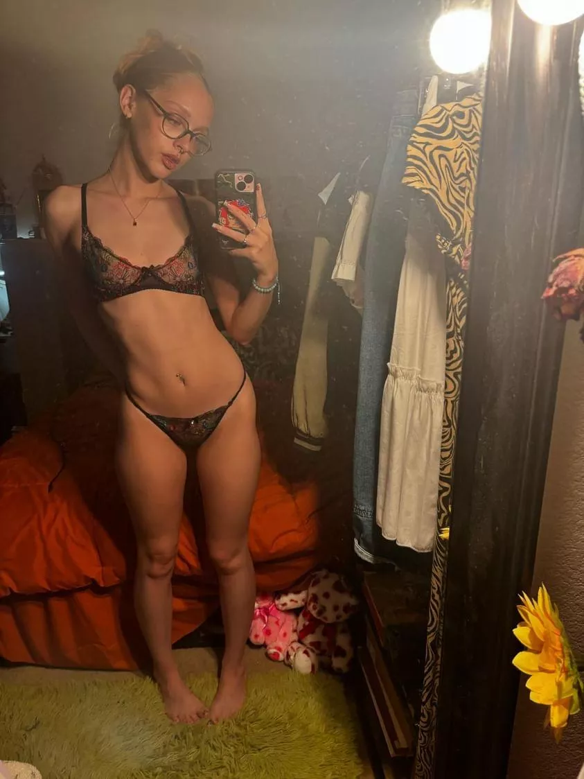 Hii posted by YoGirlAly