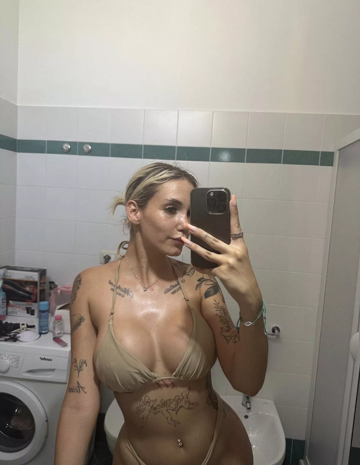 If you bumped into me at a concert what's your next move posted by SunnySunflower0