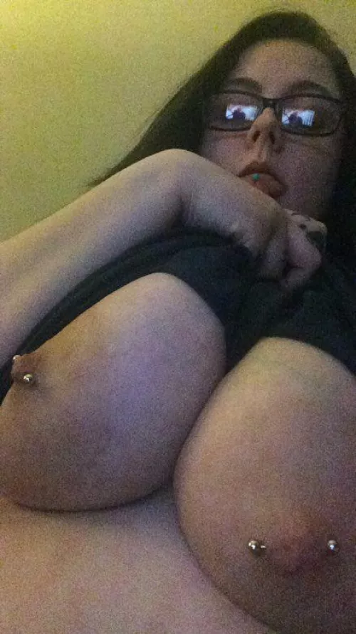 Nebraska girl naked selfie  by wizardracing