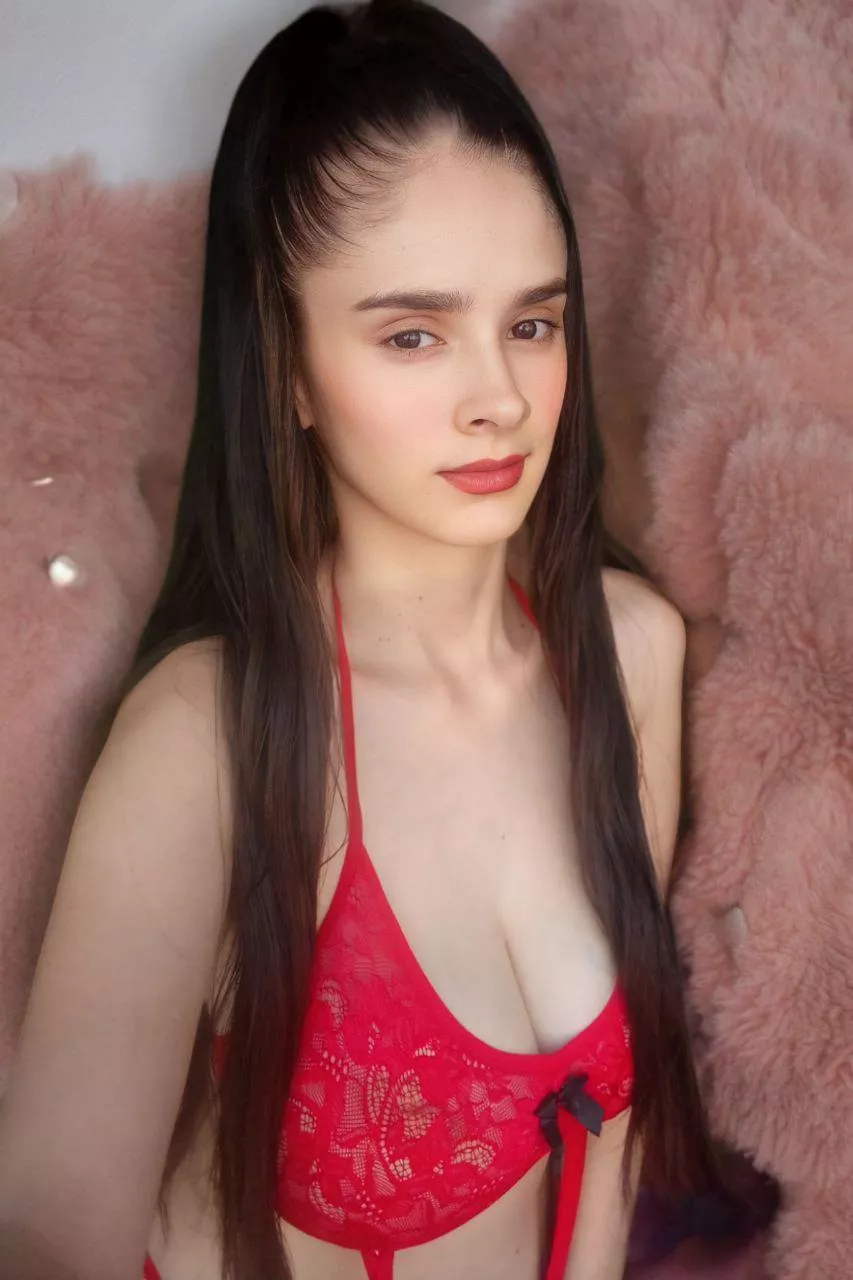 Ponytail babe posted by aphilethesky