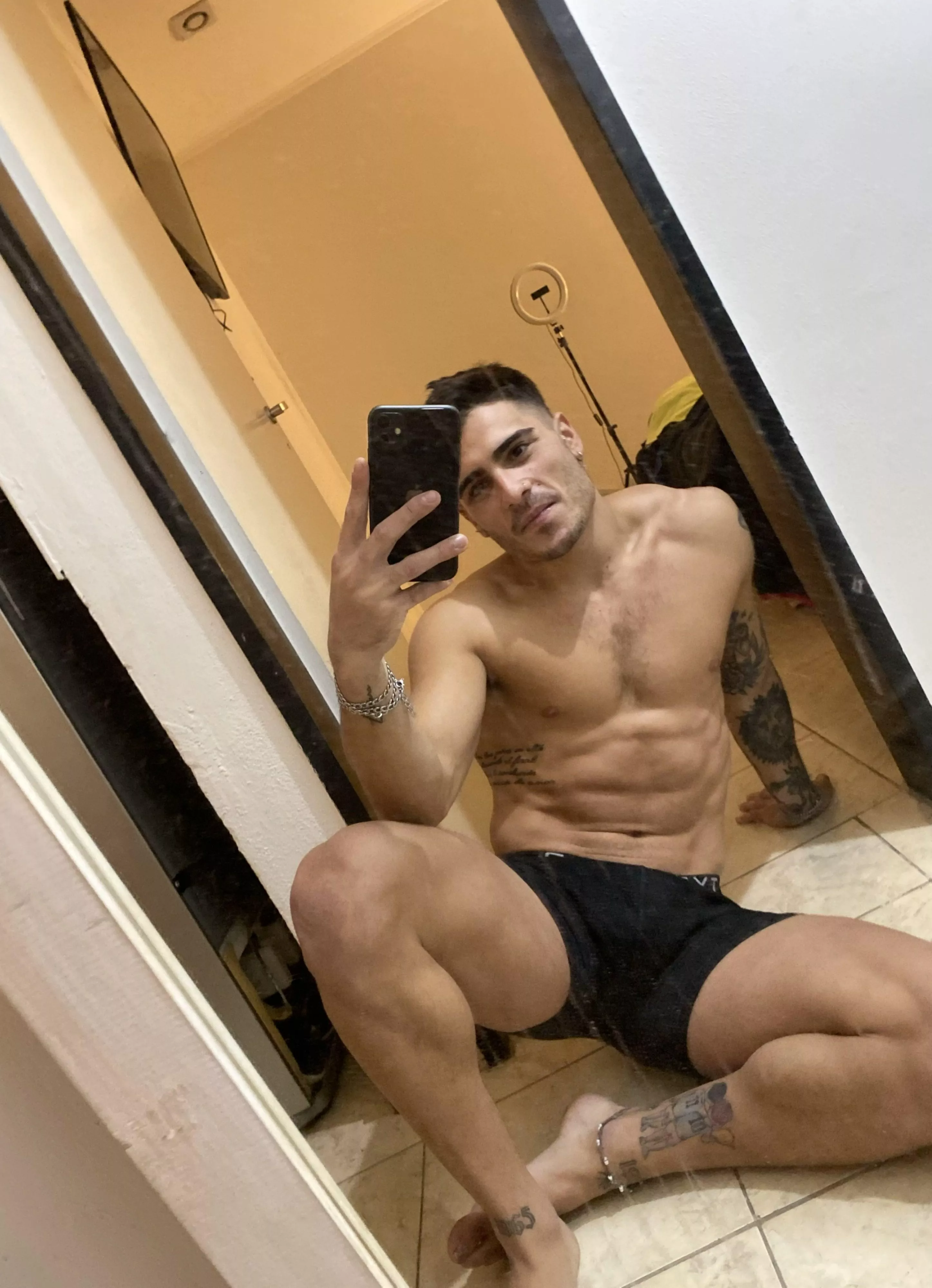 Who wants to see me naked and naughty?  posted by OlieTheKing