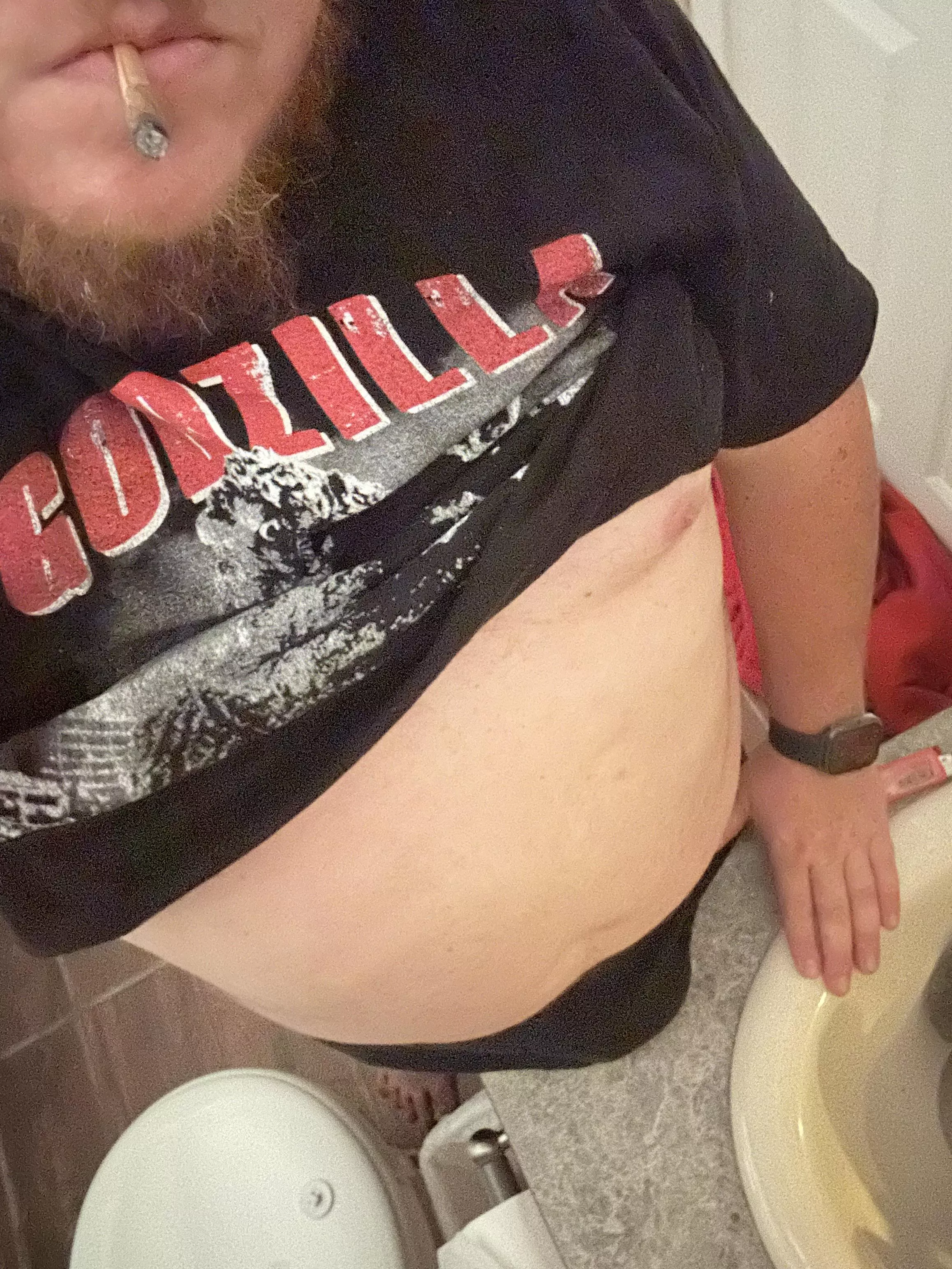 (40) Which one you taking a hit for first? Either way your lips are in for a thick surprise.  posted by lowprodaddybear