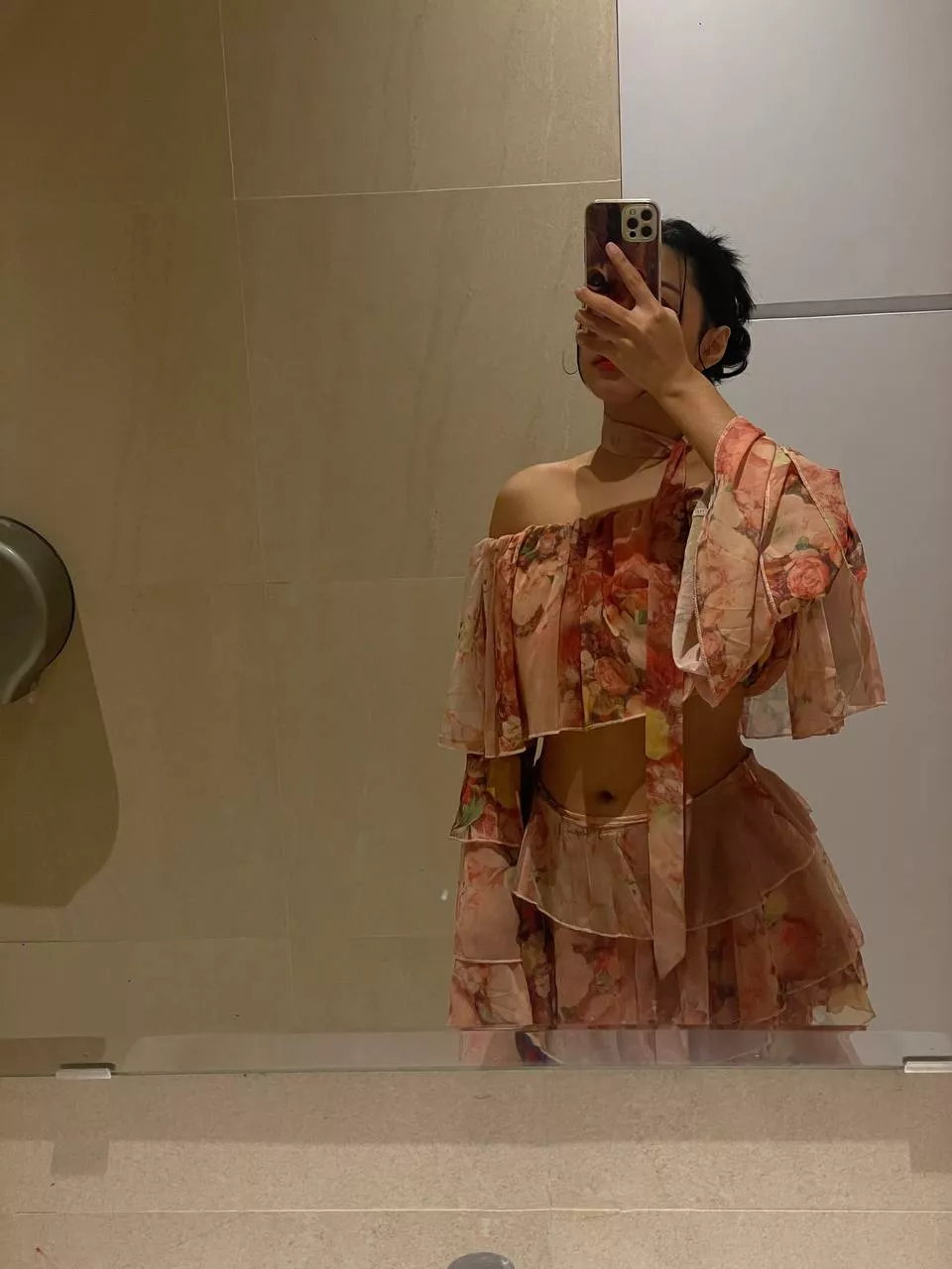 Blooming in this floral outfit posted by Standard-Job-9579