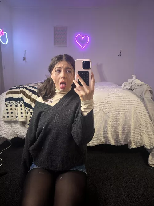 Covered in cum

 by wethrow123