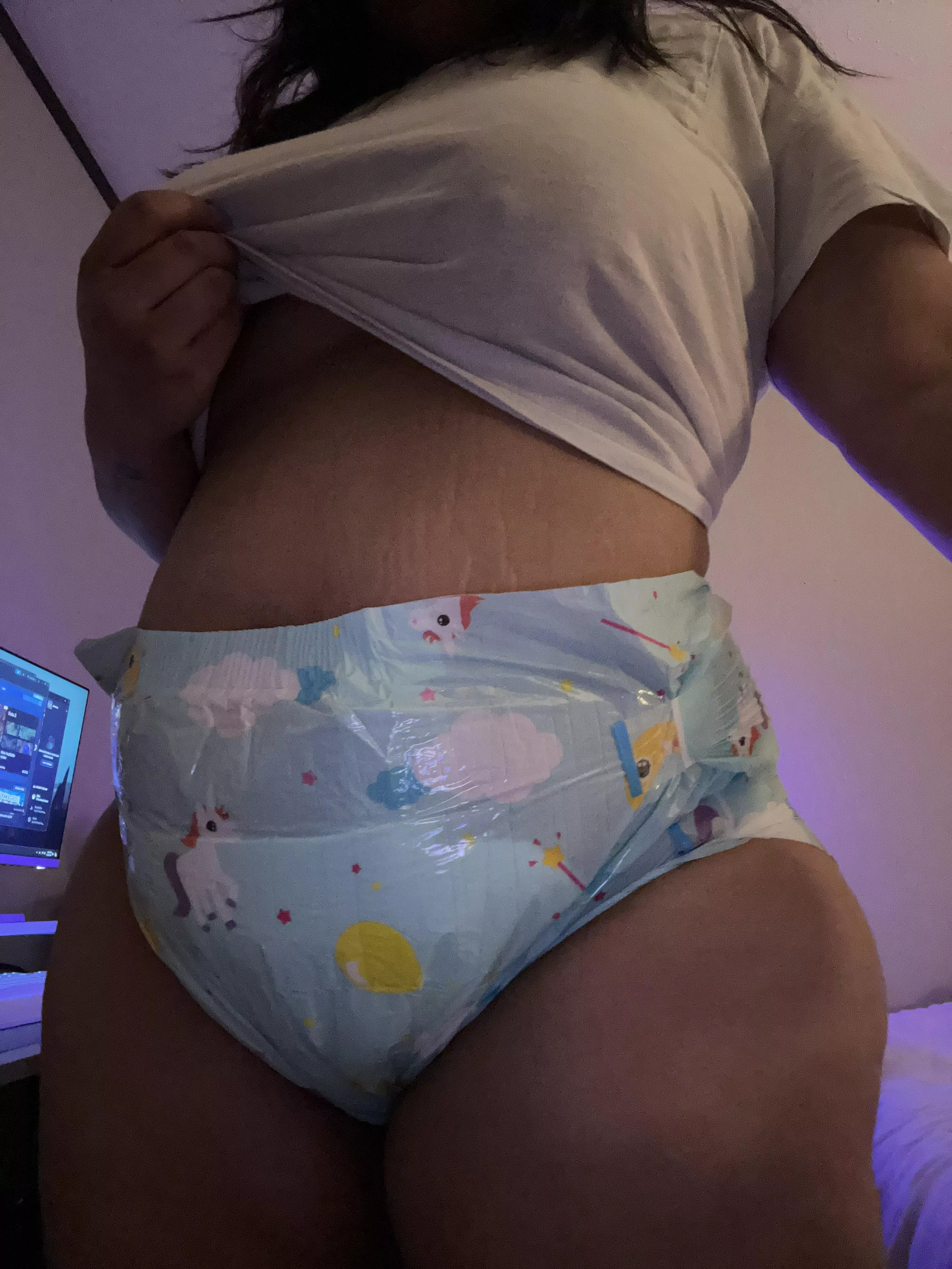 Diaper choice of the night 💗 posted by Sleepyhnyy