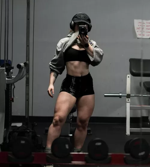 Giving you a sneak peak  by rubyelizabethh