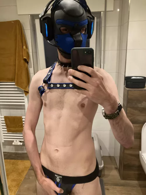 Got spontaneously horny while gaming by Blue-Puppy