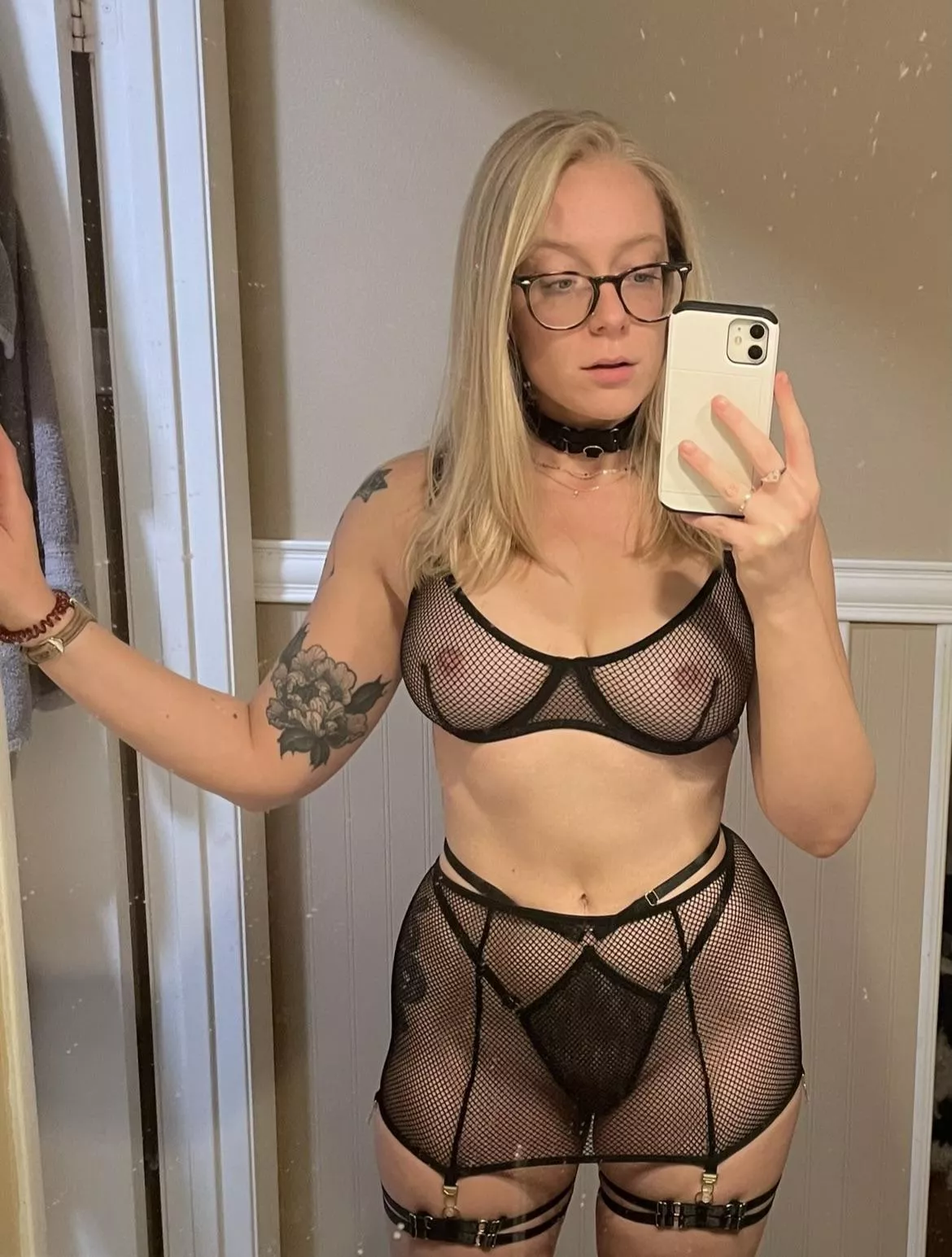 How do y’all feel about girls with glasses? posted by daphne_dysarte