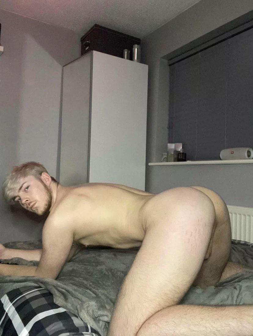How’s the view from the back 😏 (19) posted by boynextdoor2001
