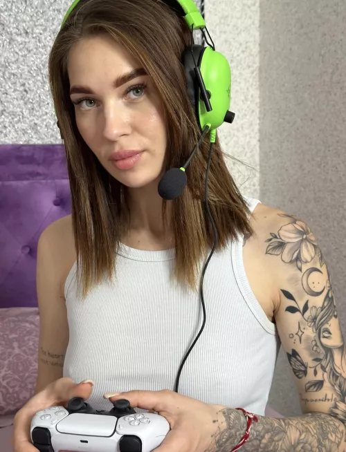 I play to WIN! by apple_only_