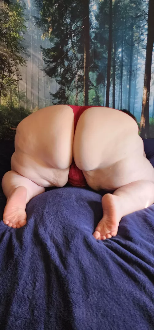 Is my ass to big? by OrganizationIcy9237