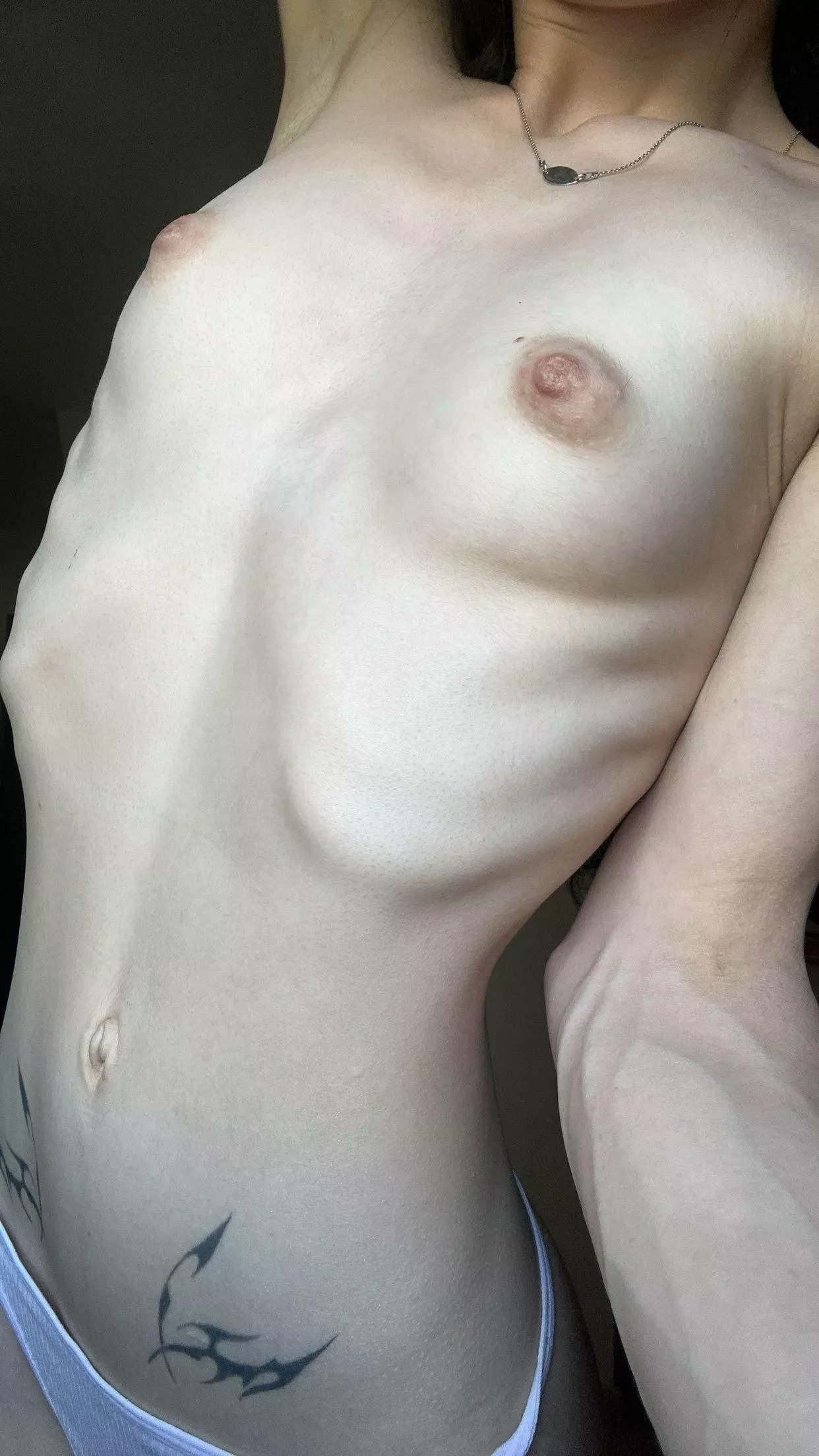 The toned beauty of my ribs posted by Isla_Lucinda