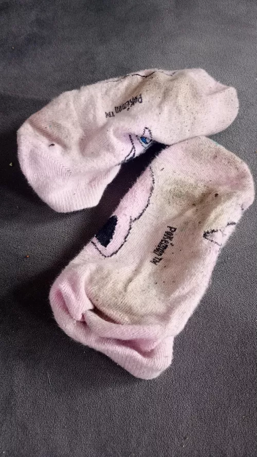 Thought Jigglypuff socks were meant to be Pink 🫣 by Sockittome113