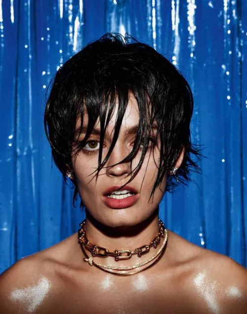 Would love a bud’s help with Emma Mackey by spatiplus2