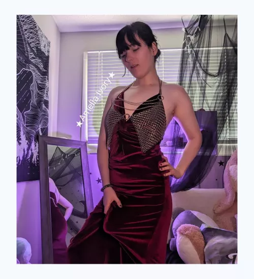 Would you even be able tp handle how big I am? Or should I start training you. by Cautious-Gold216