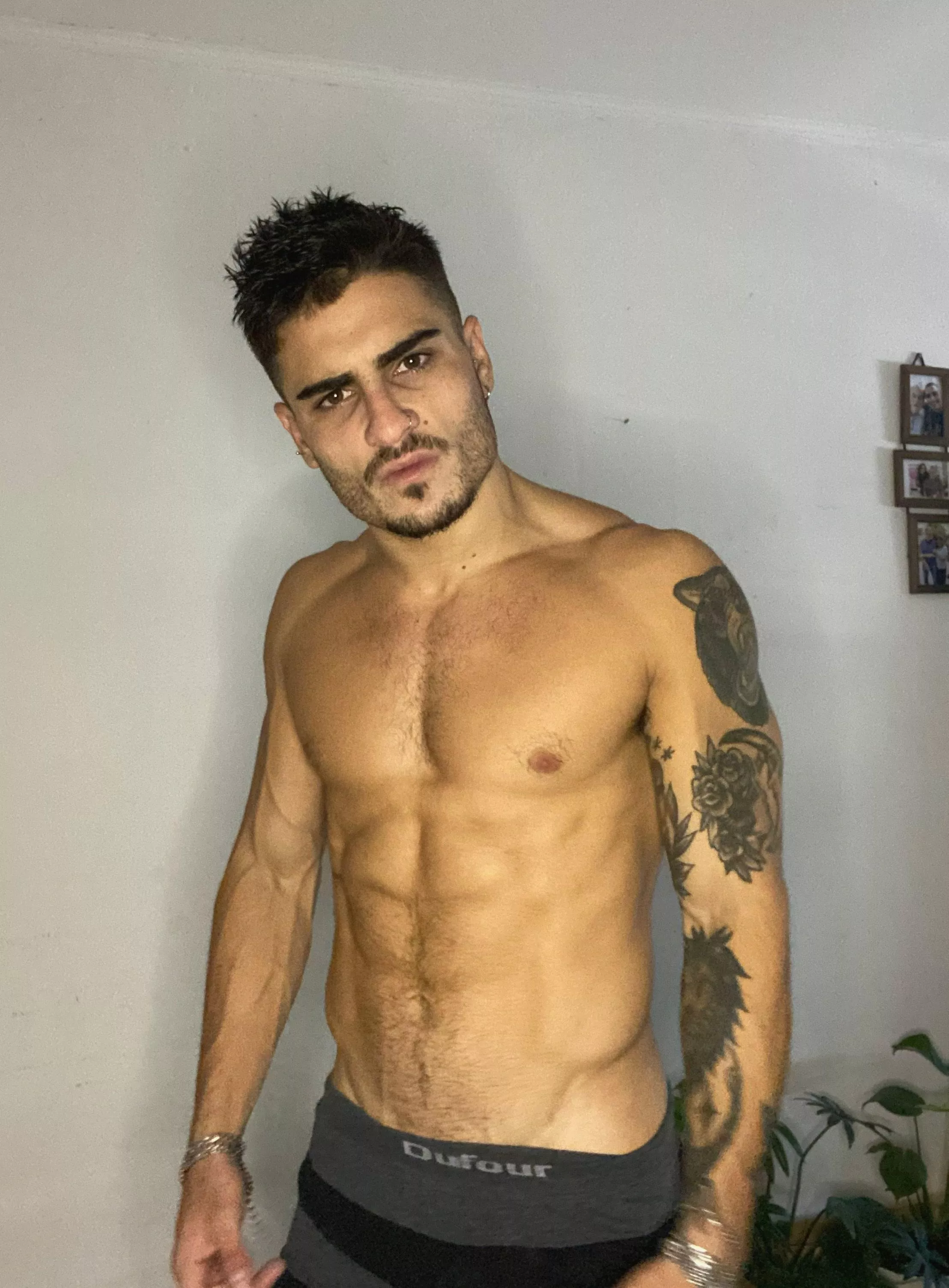 [24] ripped and ready for your touch  posted by OlieTheKing