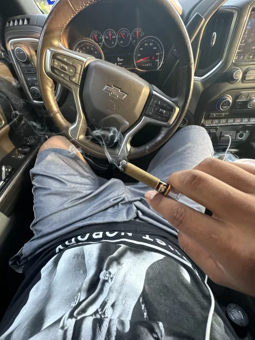 (25) A soft buldge with a good blunt, is it a good combo ? by Substantial-View-998