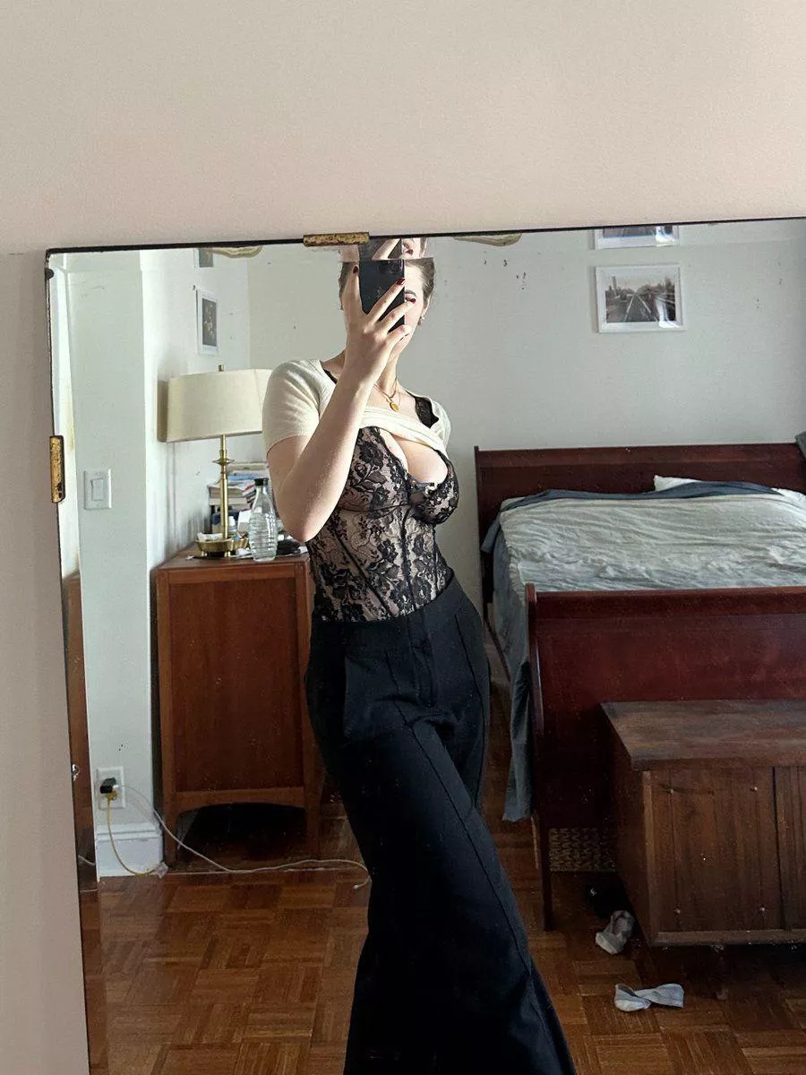 Busty in black posted by AdelynMooreNY