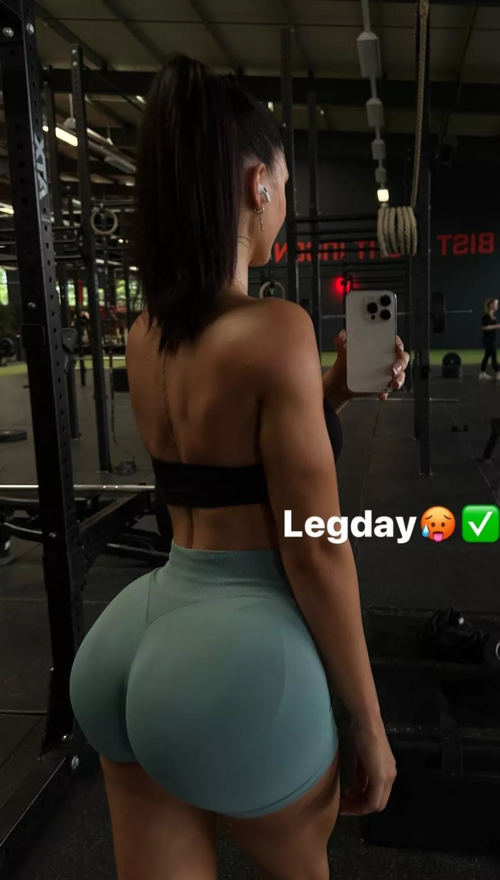 Lisa del Piro  posted by Puzzleheaded-Art6554