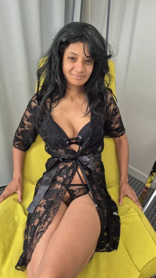 Look my new dress, just for you by KinkyAmara_Leon