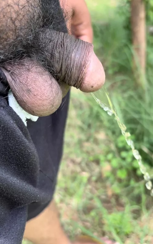 Peeing outdoor by Spit2912