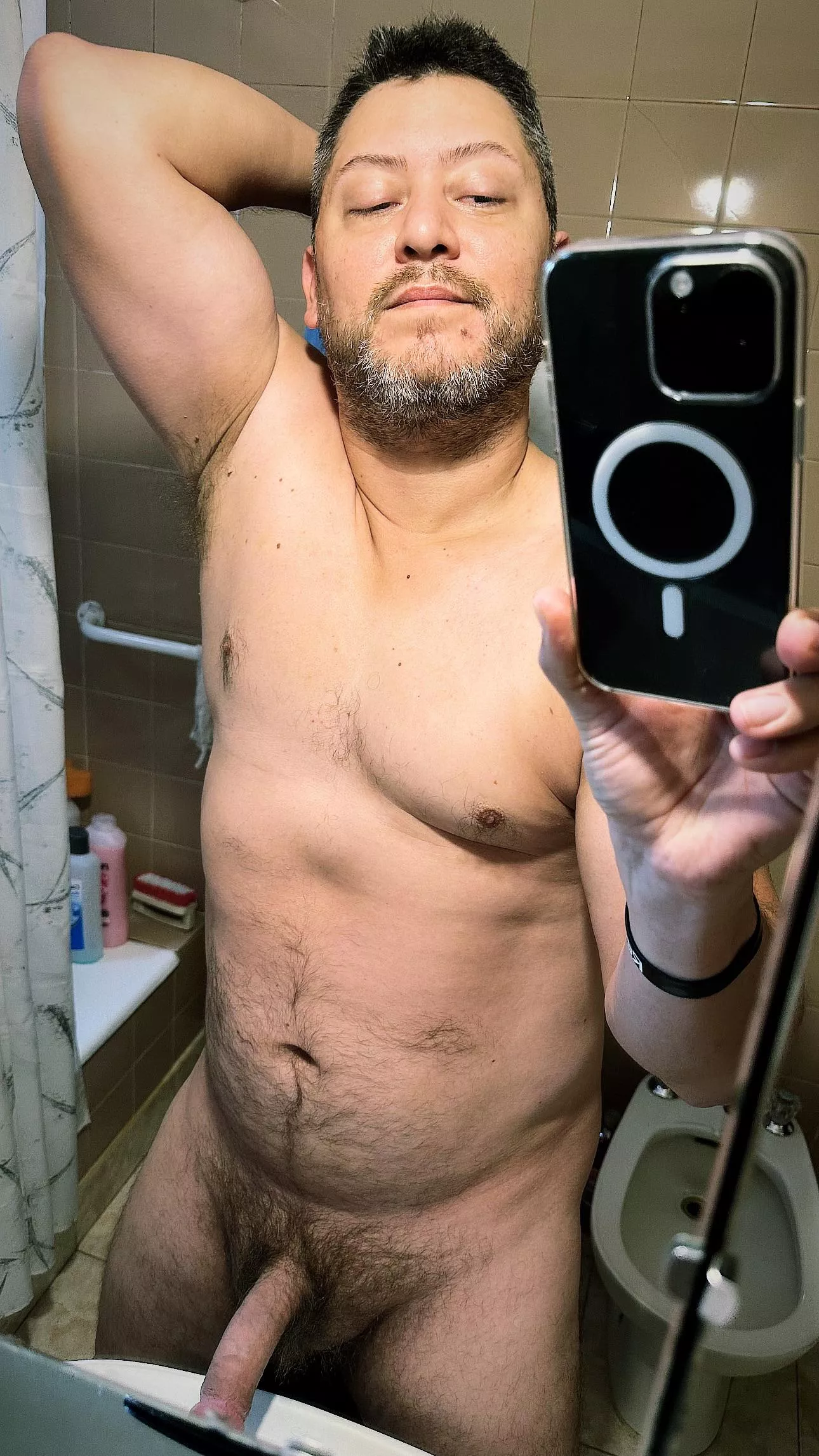 Shhh don't say anything but I can't upload this photo to ig posted by ROD_ARG32