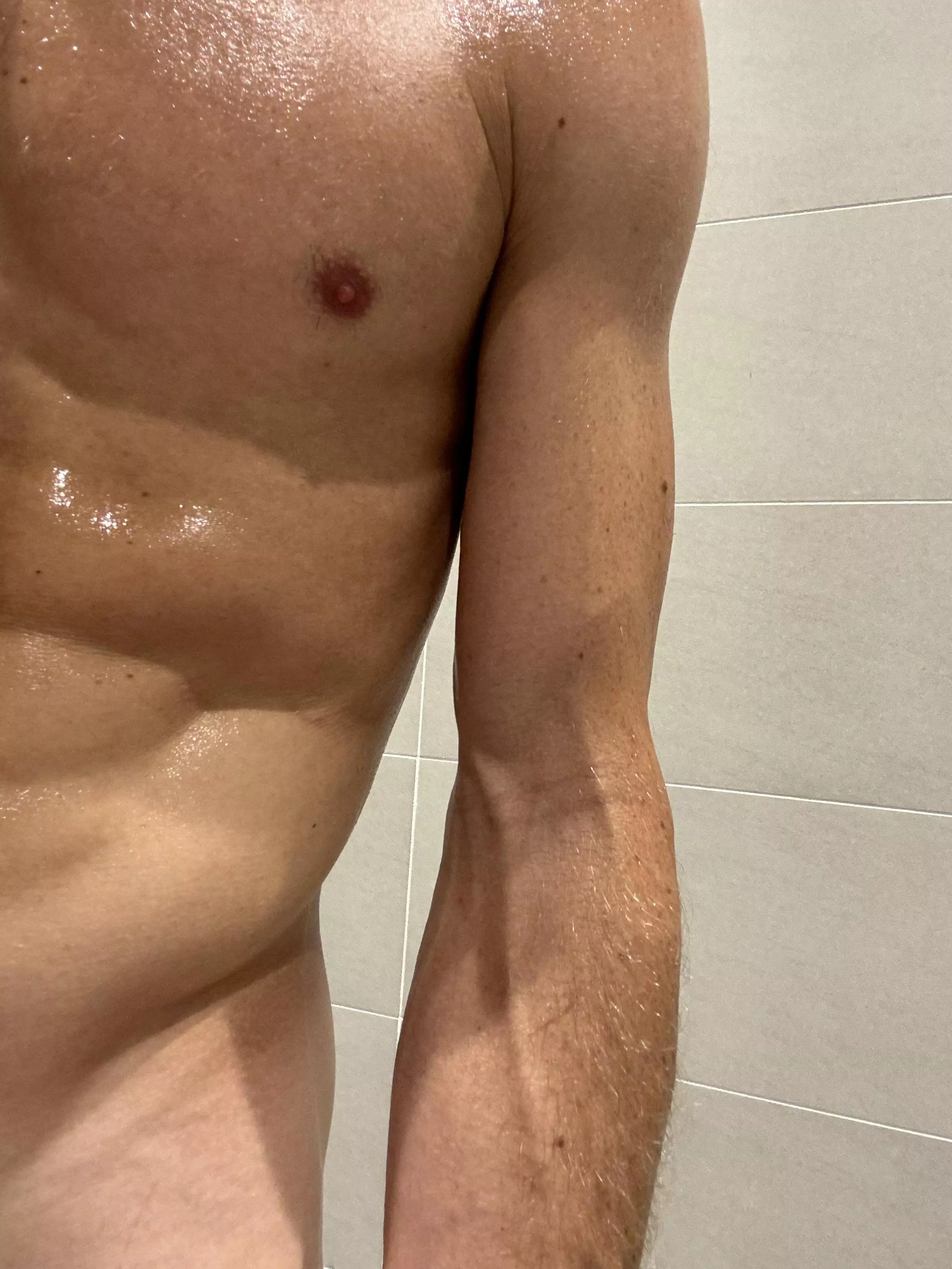 Sweltering 😏 posted by sometimeinthewhen