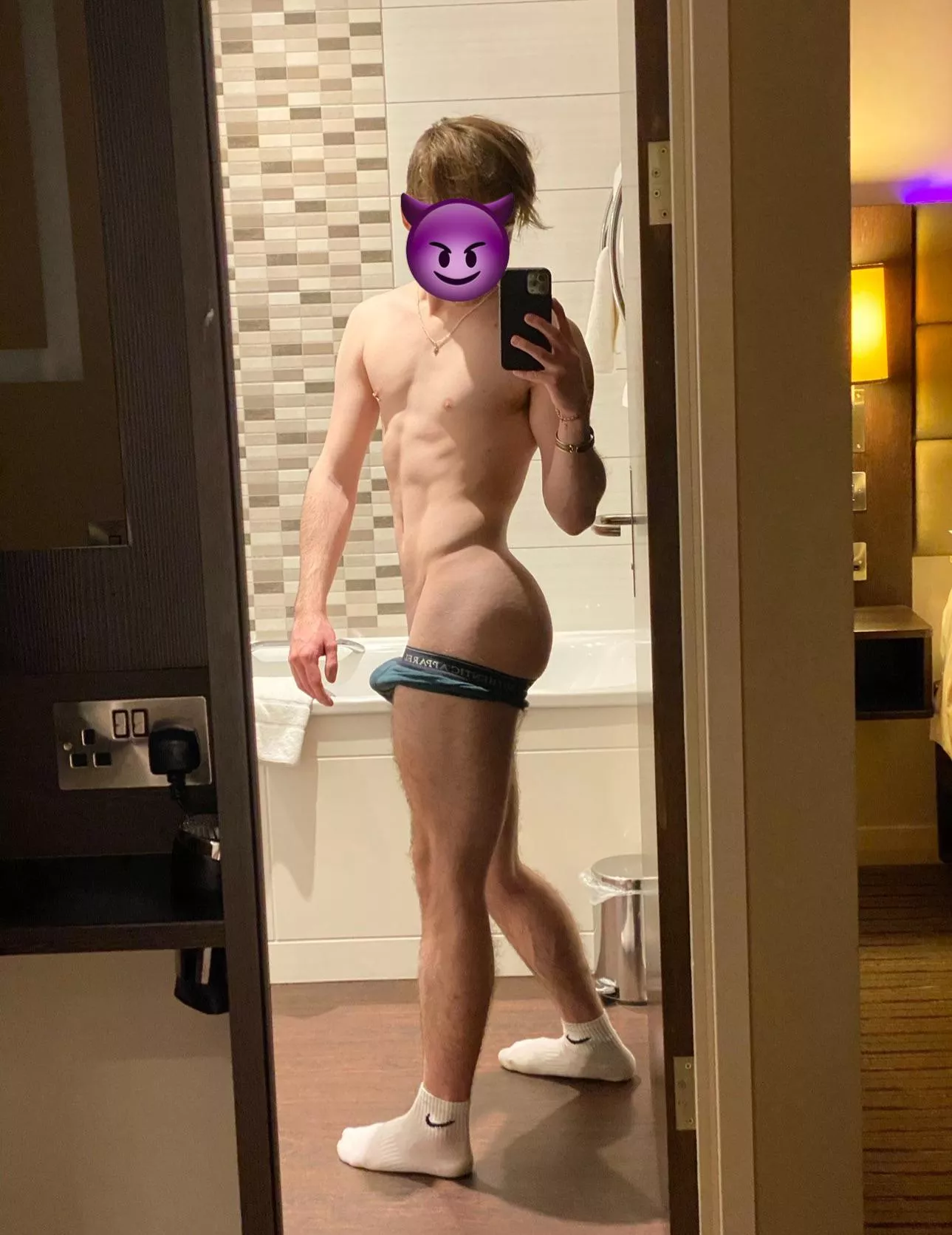 Thought I’d post after lurking on this sub for a bit 🙈 posted by cityboytwink