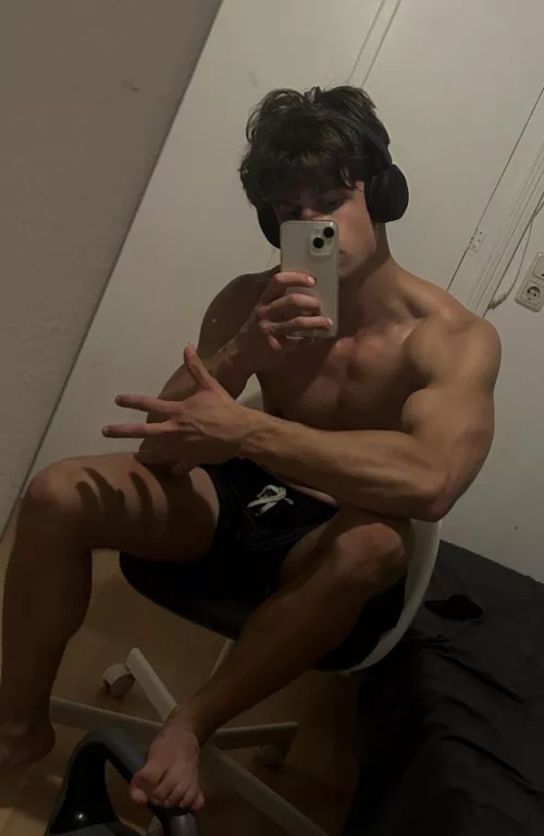 (20)What do you think? by Select_Equipment4297