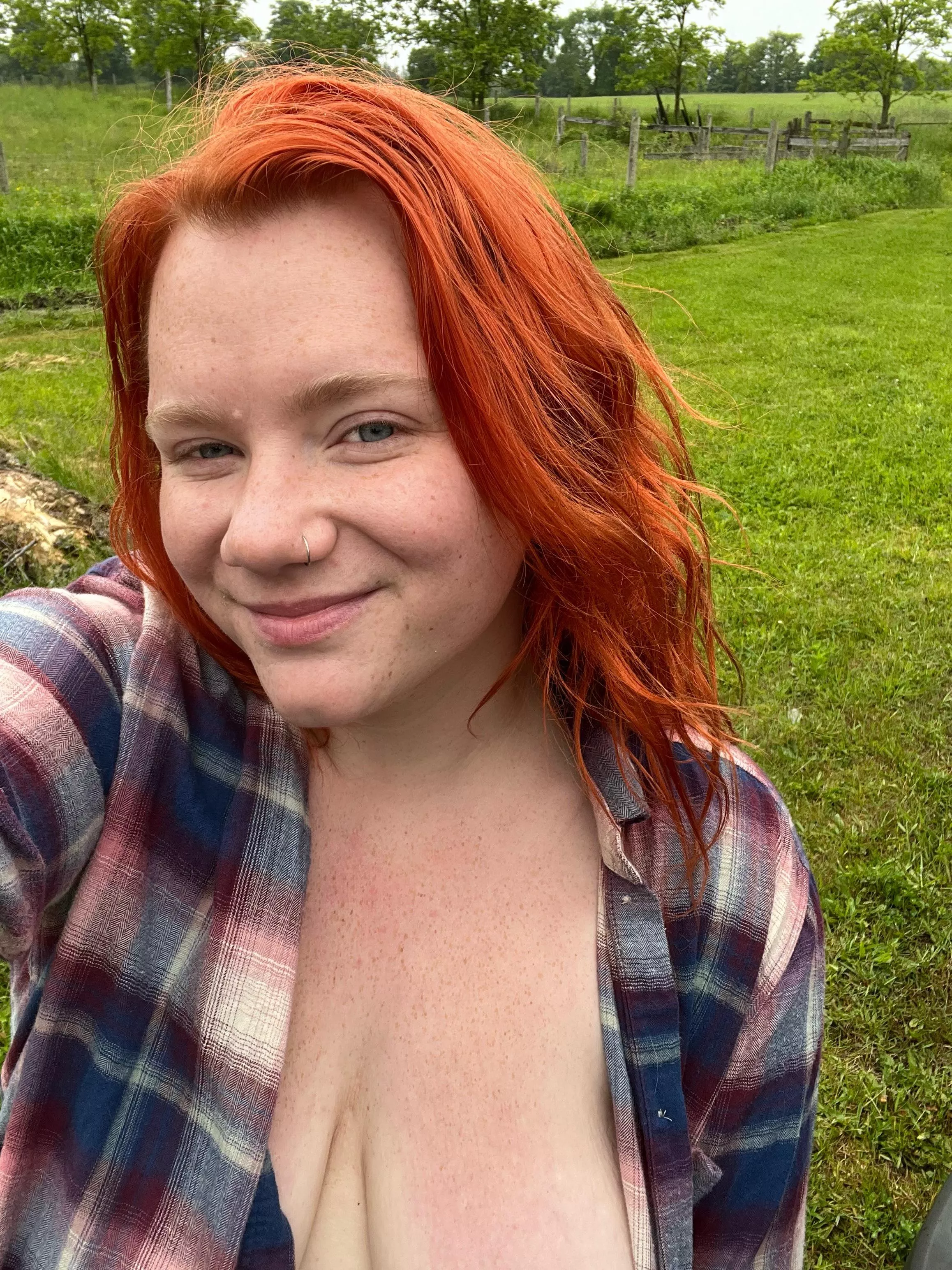 A selfie a day keeps the bad vibes awY posted by Lauraleslie