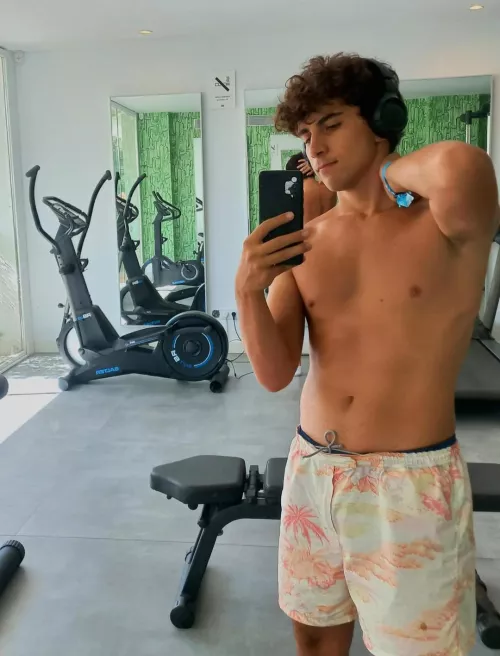 At the gym but I lost my shirt by Nearby-Somewhere-909