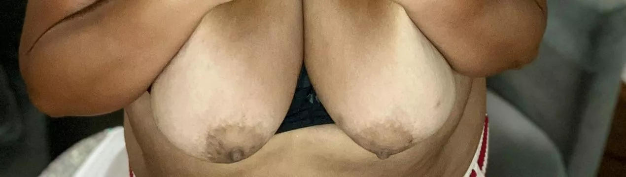 Bite me 🫦 posted by SunnyDeeOnly