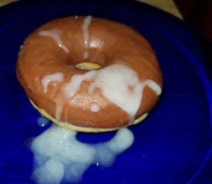 Do you like semen on your Donut 🍩🍩🍩 posted by Damonready