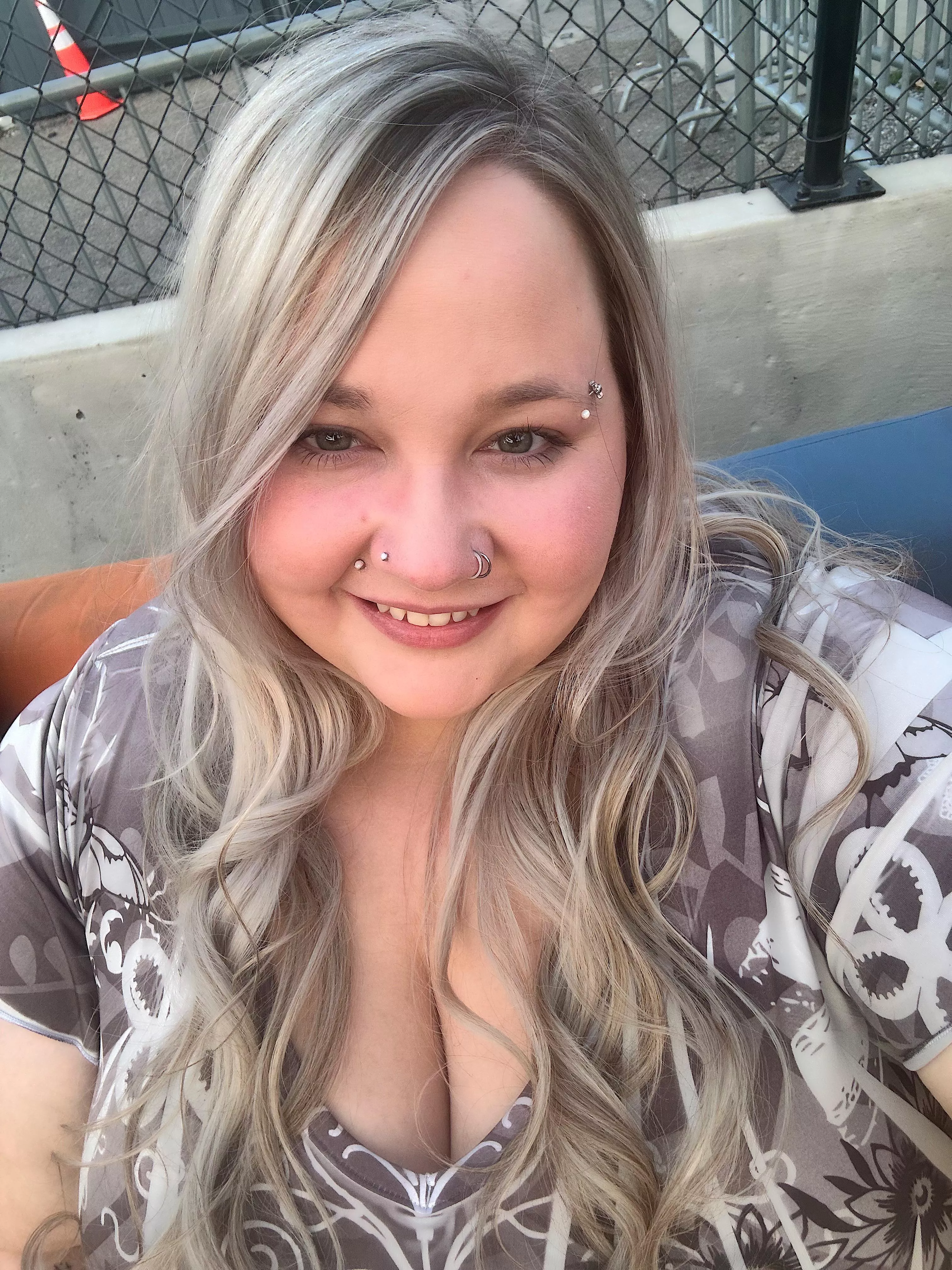 Embracing the week ahead with a smile!✨😘 posted by rawrxoxo2