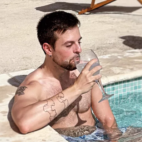 Finally started to enjoy pools by _regularguy69