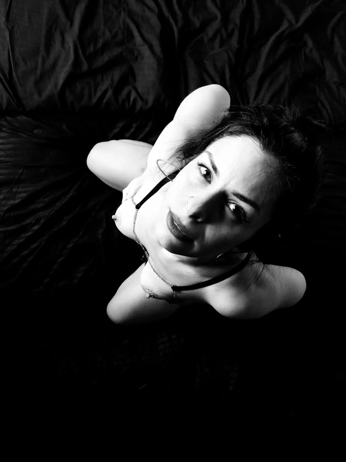 Gazes  posted by latinsunshinesol