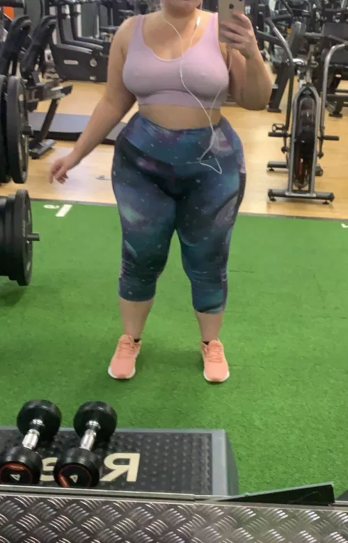 gym curves hehe [f] by Charl0ve