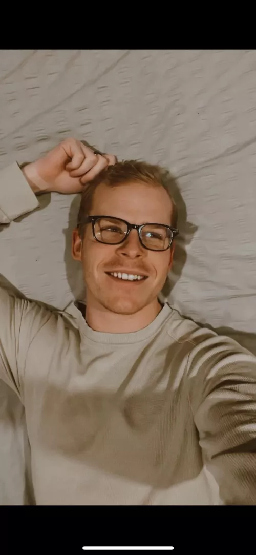 Hehe hi boys👋 😁 by Ok_Purpose7373