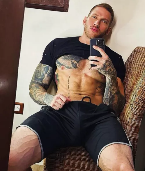 Hola by AlexBelmonth89k