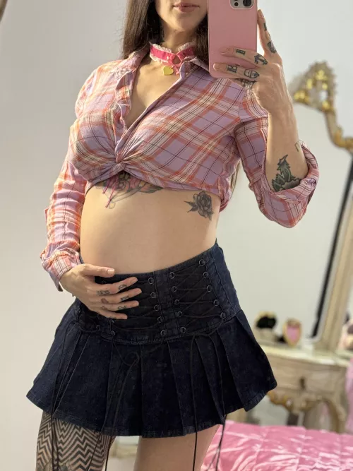 If you fuck me do you think you'll break my water? If so are you willing to try? 😉  by deckrecent