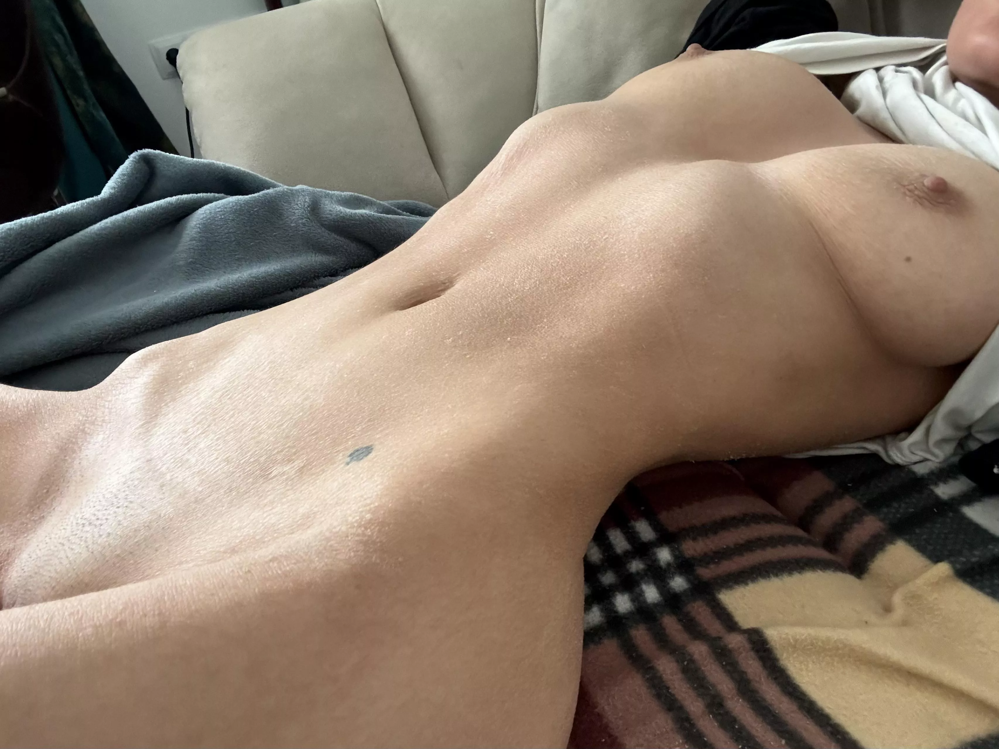 I'm cooling down at home, but it's still hot in bed posted by De_Loyri